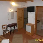 Lakis Πανσιόν