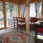 Guest house Lakis 3*