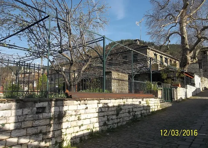 Lakis Guest house 3*