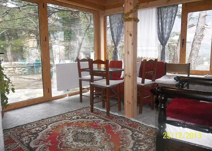 Guest house Lakis 3*